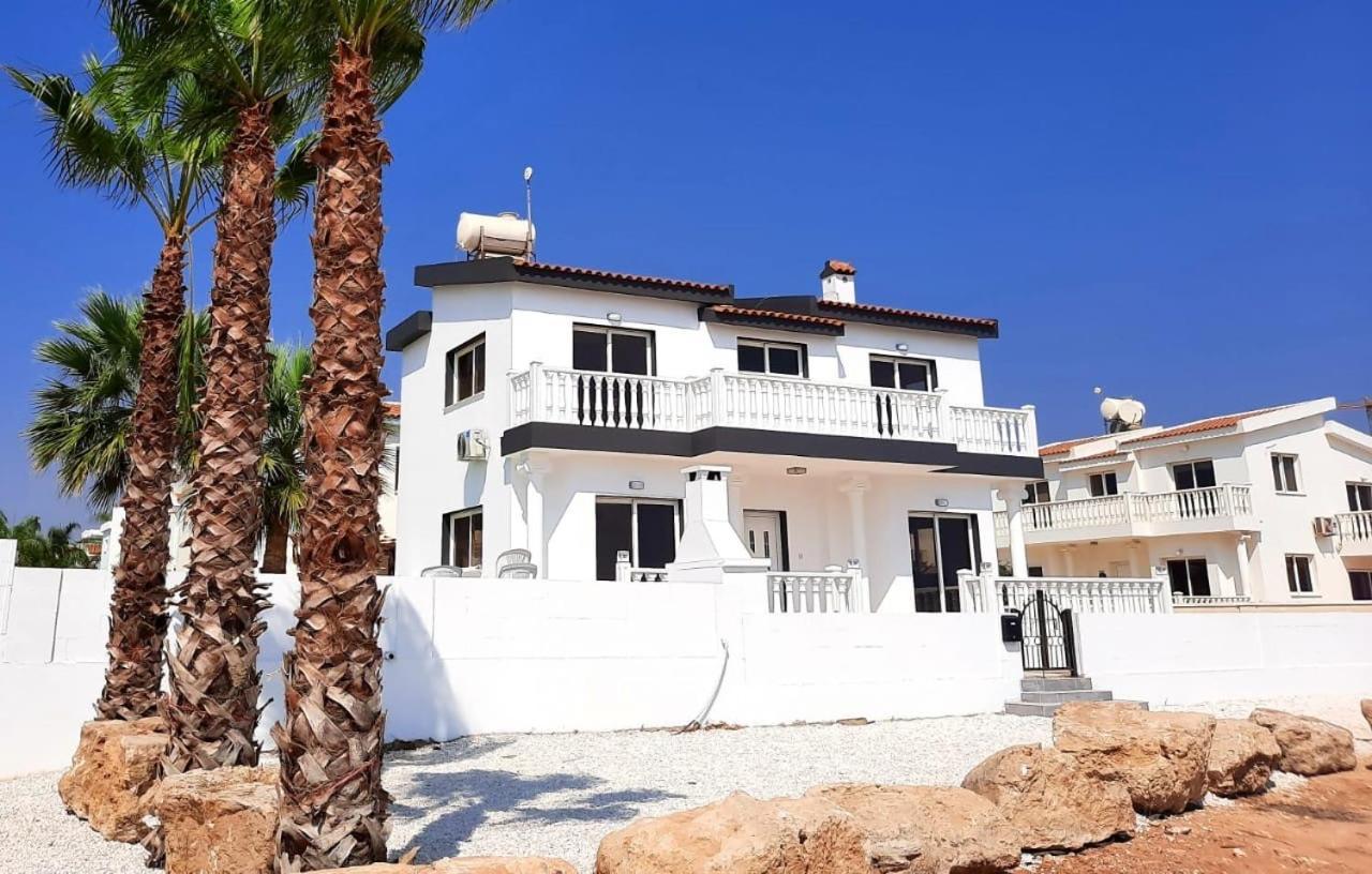 Villa Suncity Boutique Beachfront Ayia Napa Eksteriør billede