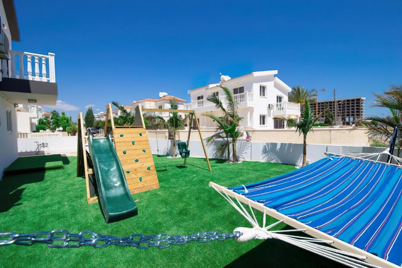 Villa Suncity Boutique Beachfront Ayia Napa Eksteriør billede