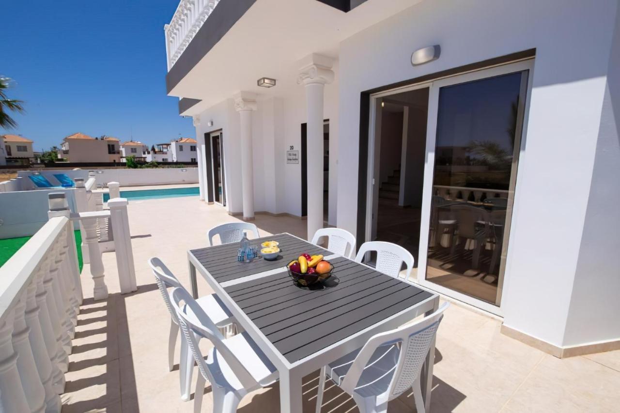 Villa Suncity Boutique Beachfront Ayia Napa Eksteriør billede