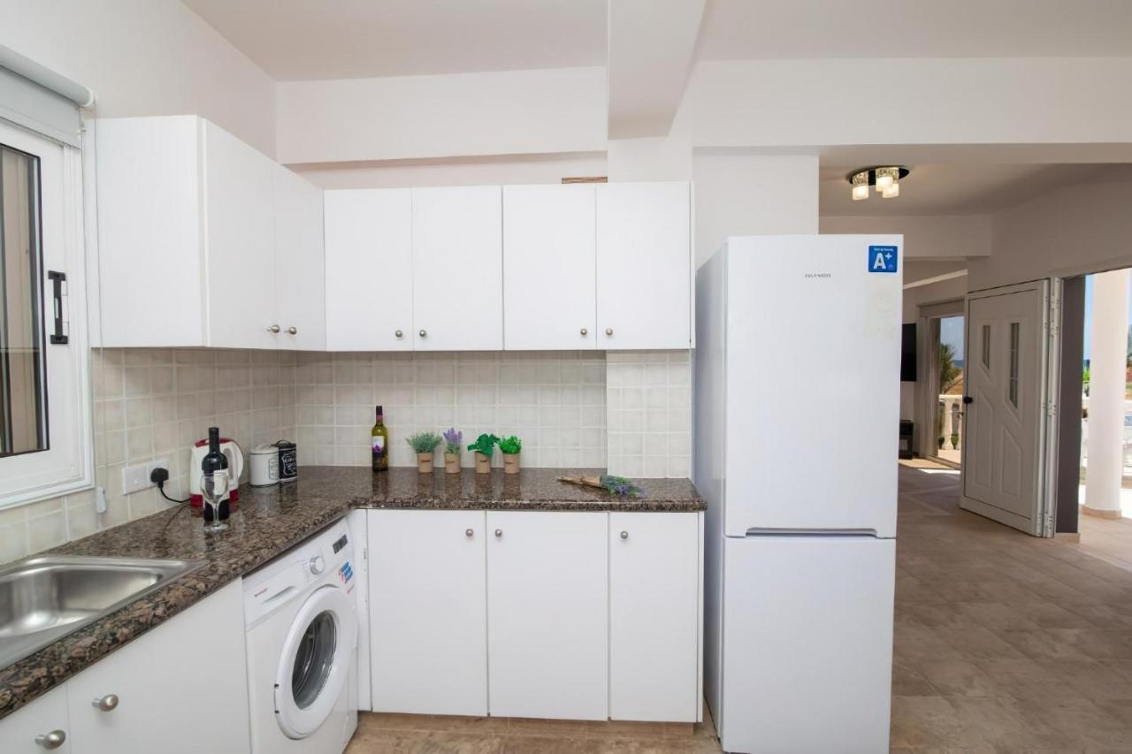 Villa Suncity Boutique Beachfront Ayia Napa Eksteriør billede