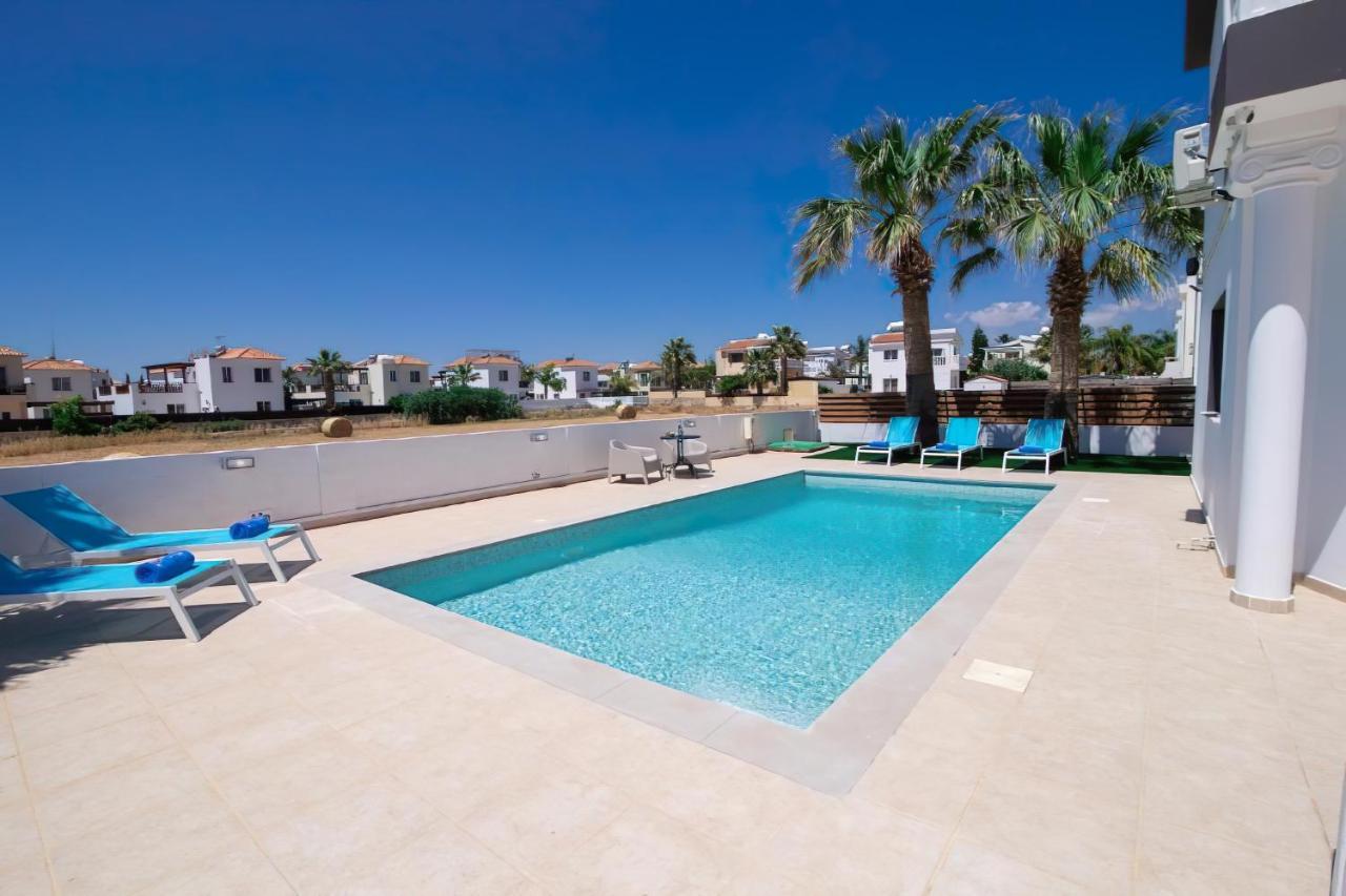 Villa Suncity Boutique Beachfront Ayia Napa Eksteriør billede