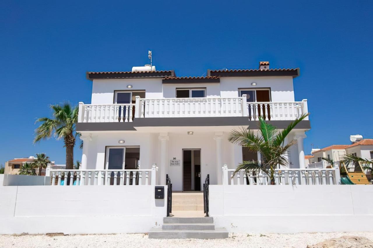 Villa Suncity Boutique Beachfront Ayia Napa Eksteriør billede