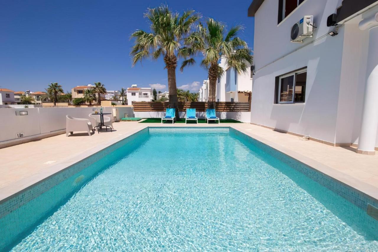 Villa Suncity Boutique Beachfront Ayia Napa Eksteriør billede